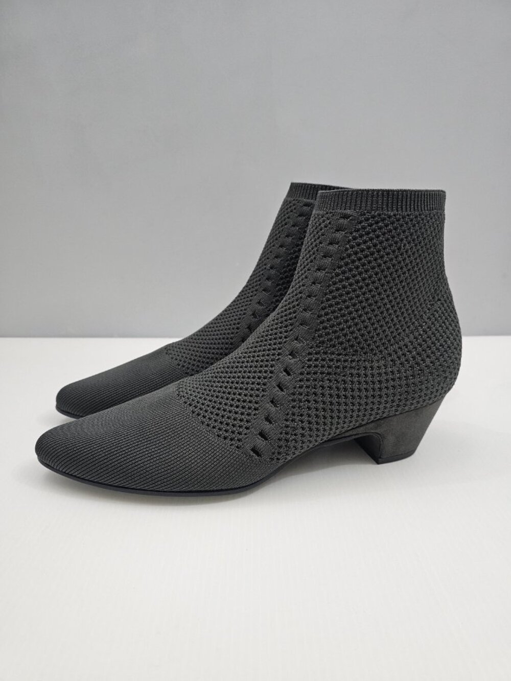 Eileen Fisher Purl Knit Sock Ankle Bootie Charcoal Gray Pointed Toe Womens 9